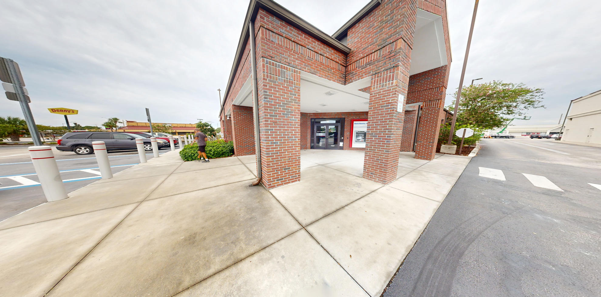 Bank of America financial center with drive-thru ATM and teller | 15 E Merritt Island Cswy, Merritt Island, FL 32952
