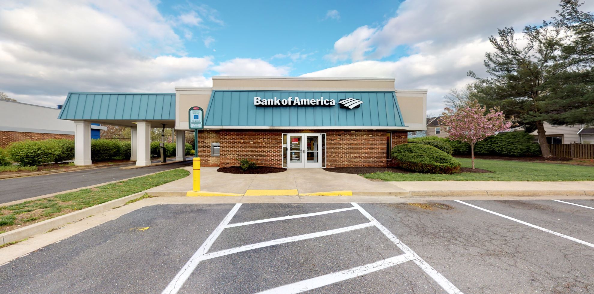 Bank of America in Springfield with Walk-Up ATM | Saratoga
