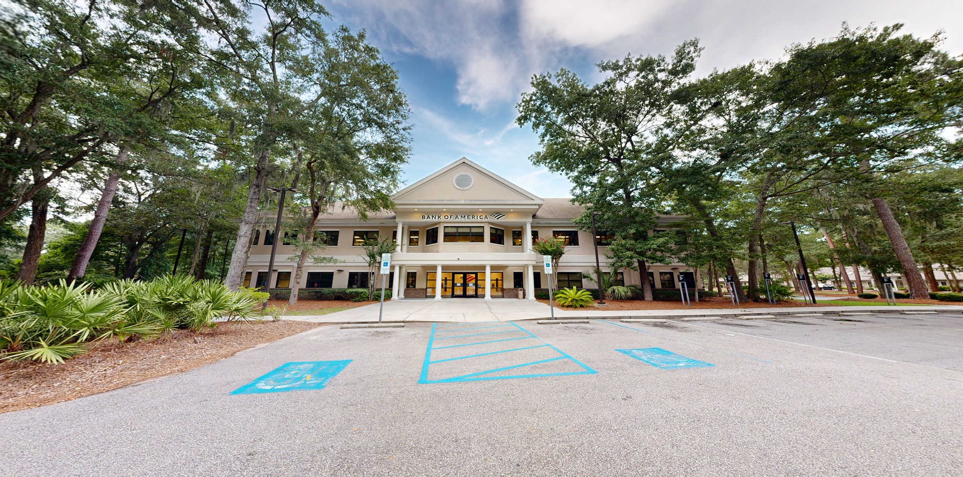 Bank of America financial center with drive-thru ATM and teller | 21 Hatton Pl, Hilton Head, SC 29926