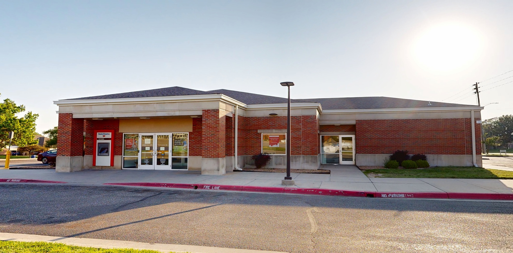 Bank of America financial center with drive-thru ATM | 2151 N Hillside St, Wichita, KS 67214