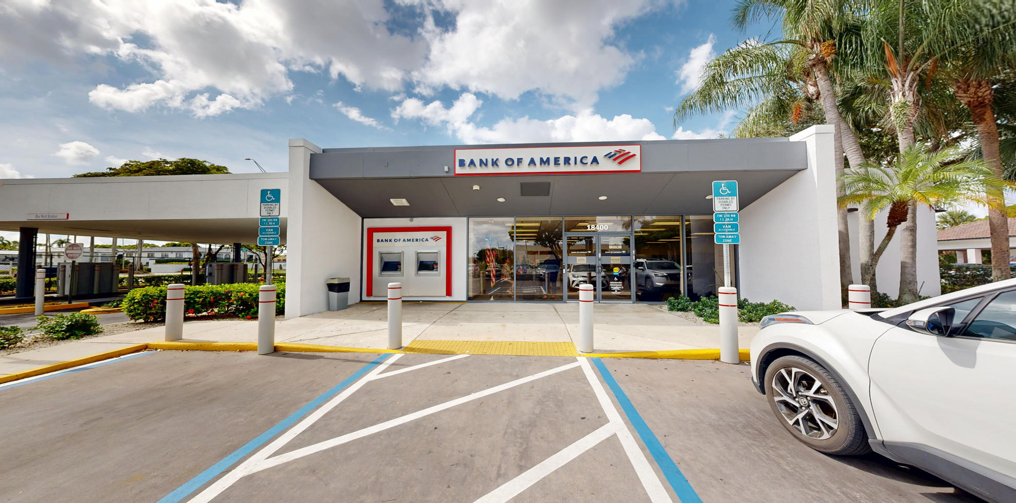 Bank of America financial center with drive-thru ATM | 18400 NW 67th Ave, Hialeah, FL 33015