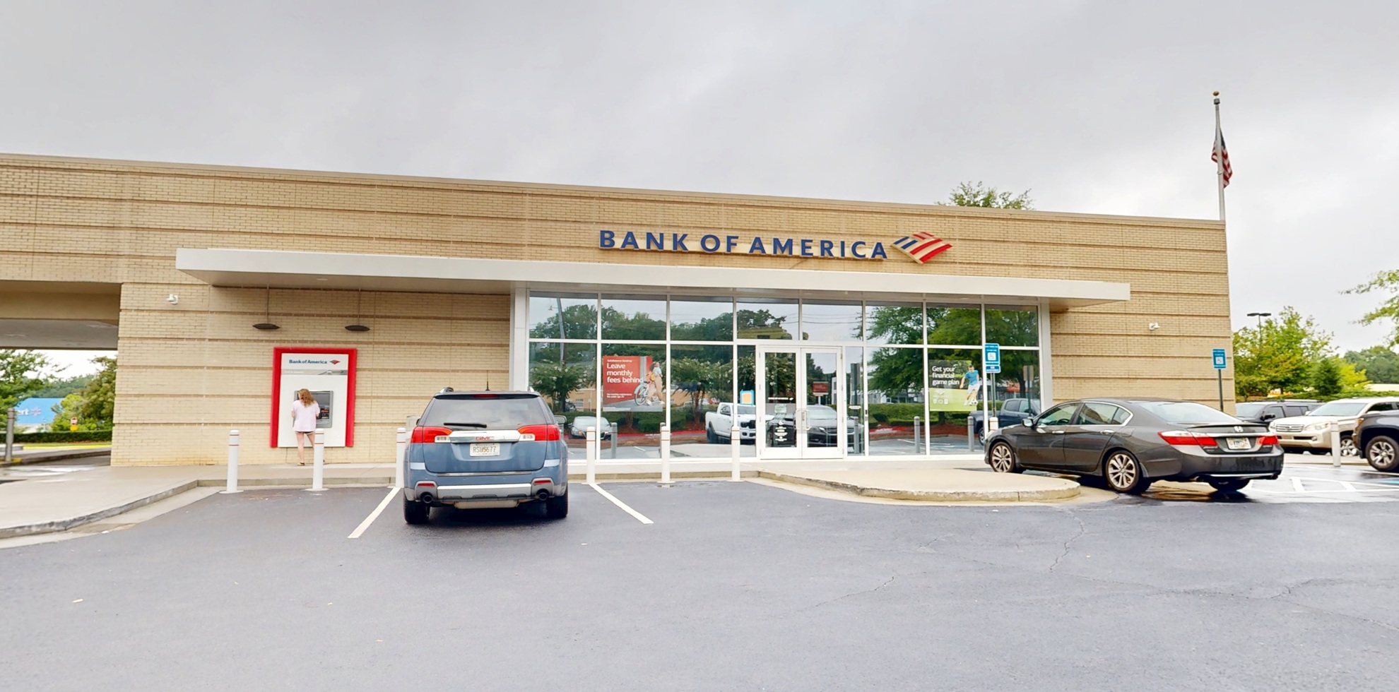 Bank of America financial center with drive-thru ATM and teller | 4201 Atlanta Hwy, Loganville, GA 30052