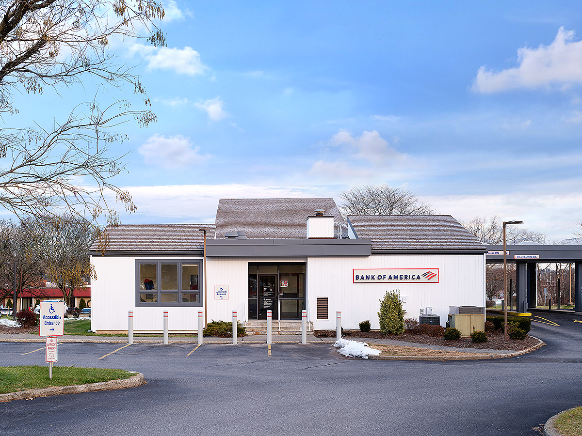 Bank of America financial center with drive-thru ATM | 451 Washington Ave, Kingston, NY 12401