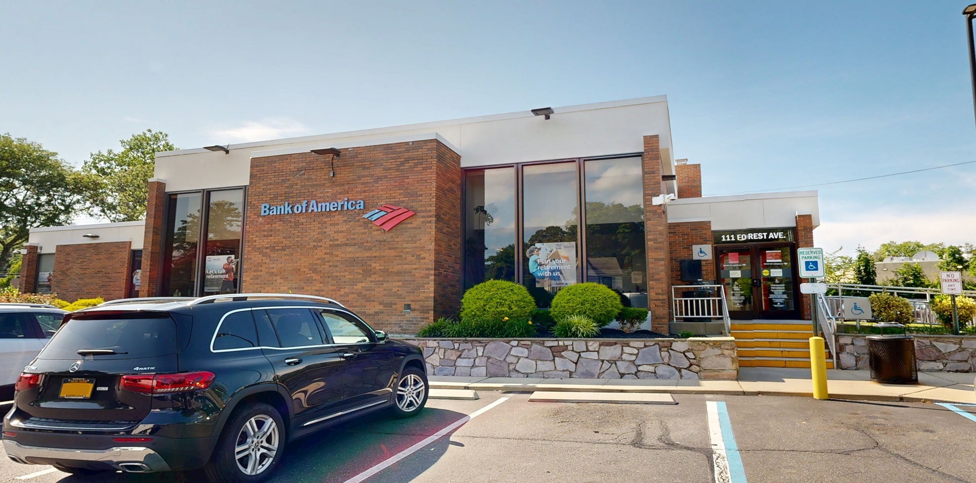 Bank of America financial center with drive-thru ATM | 111 Forest Ave, Glen Cove, NY 11542