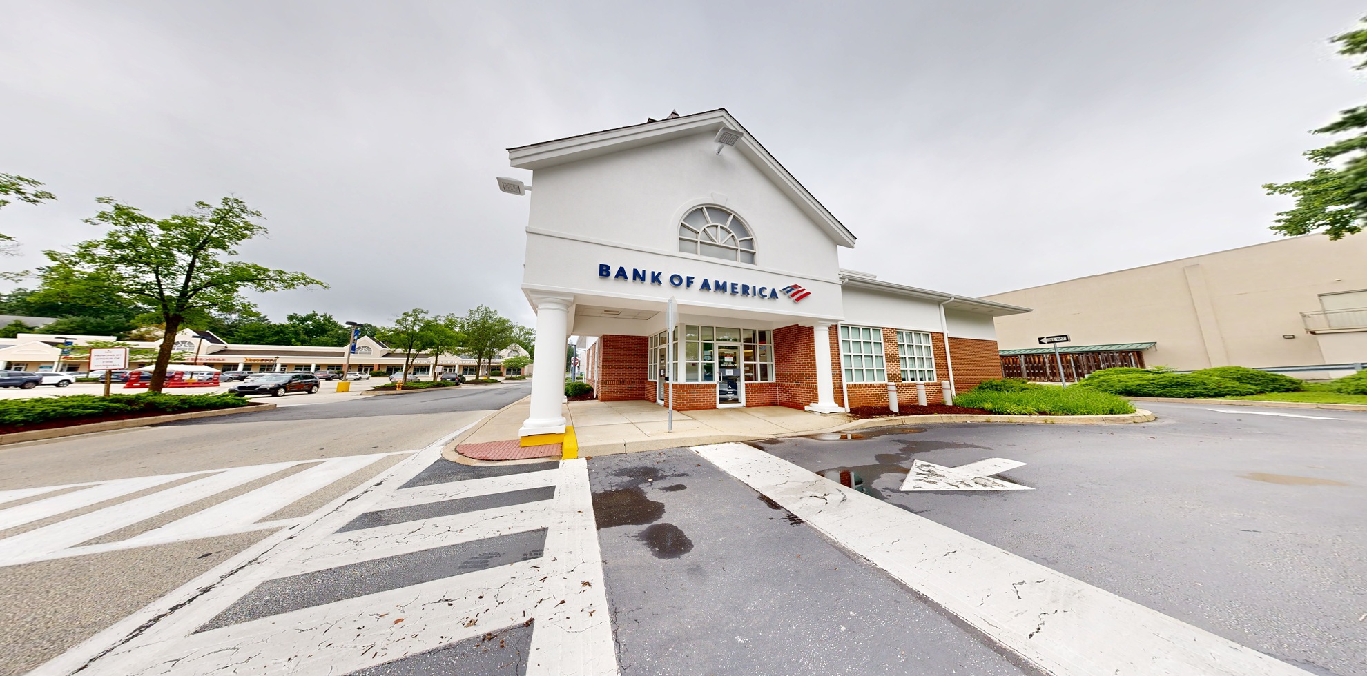Bank of America financial center with drive-thru ATM | 15 Leopard Rd, Paoli, PA 19301