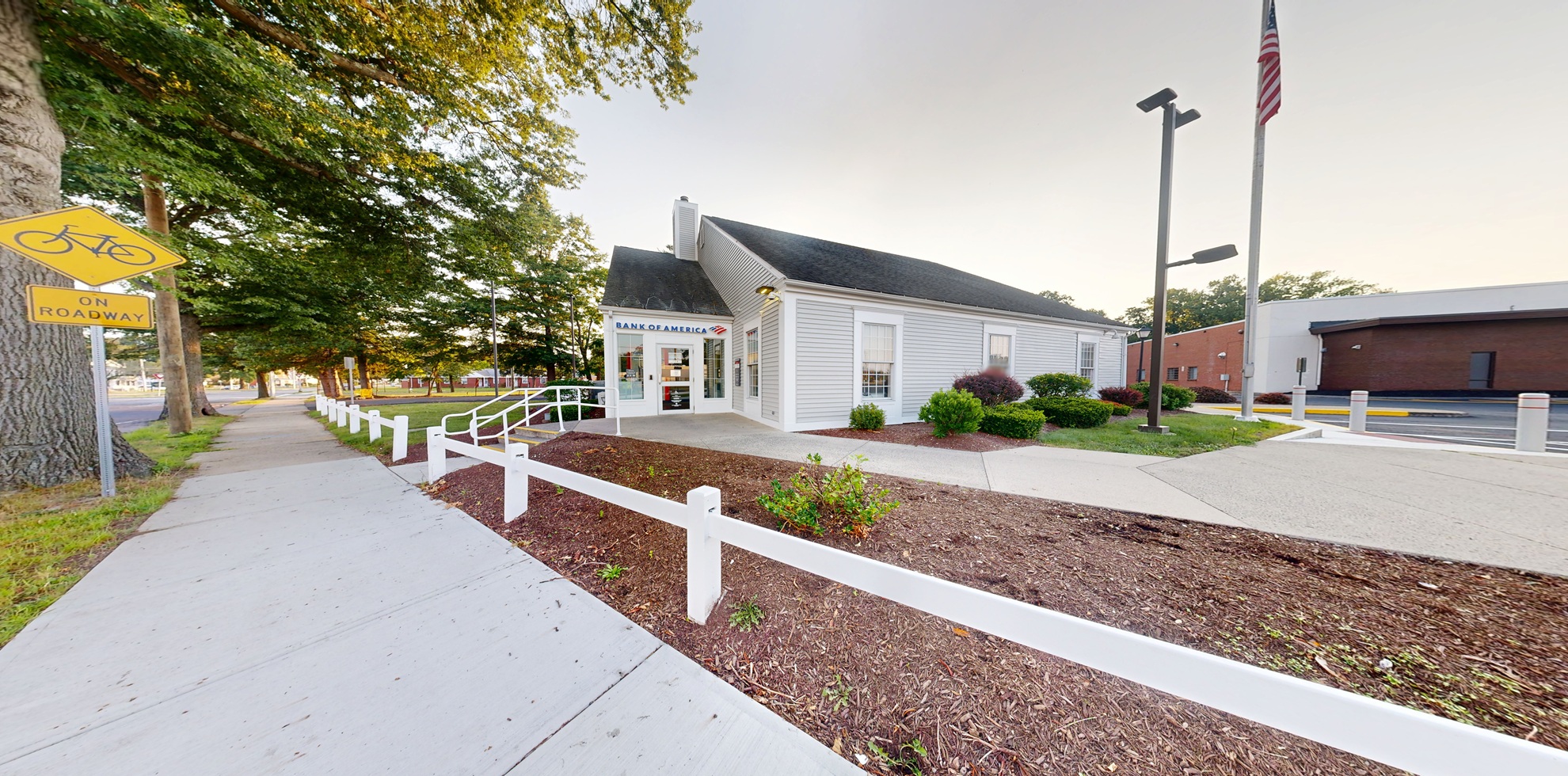Bank of America financial center with drive-thru ATM | 1316 Carew St, Springfield, MA 01104