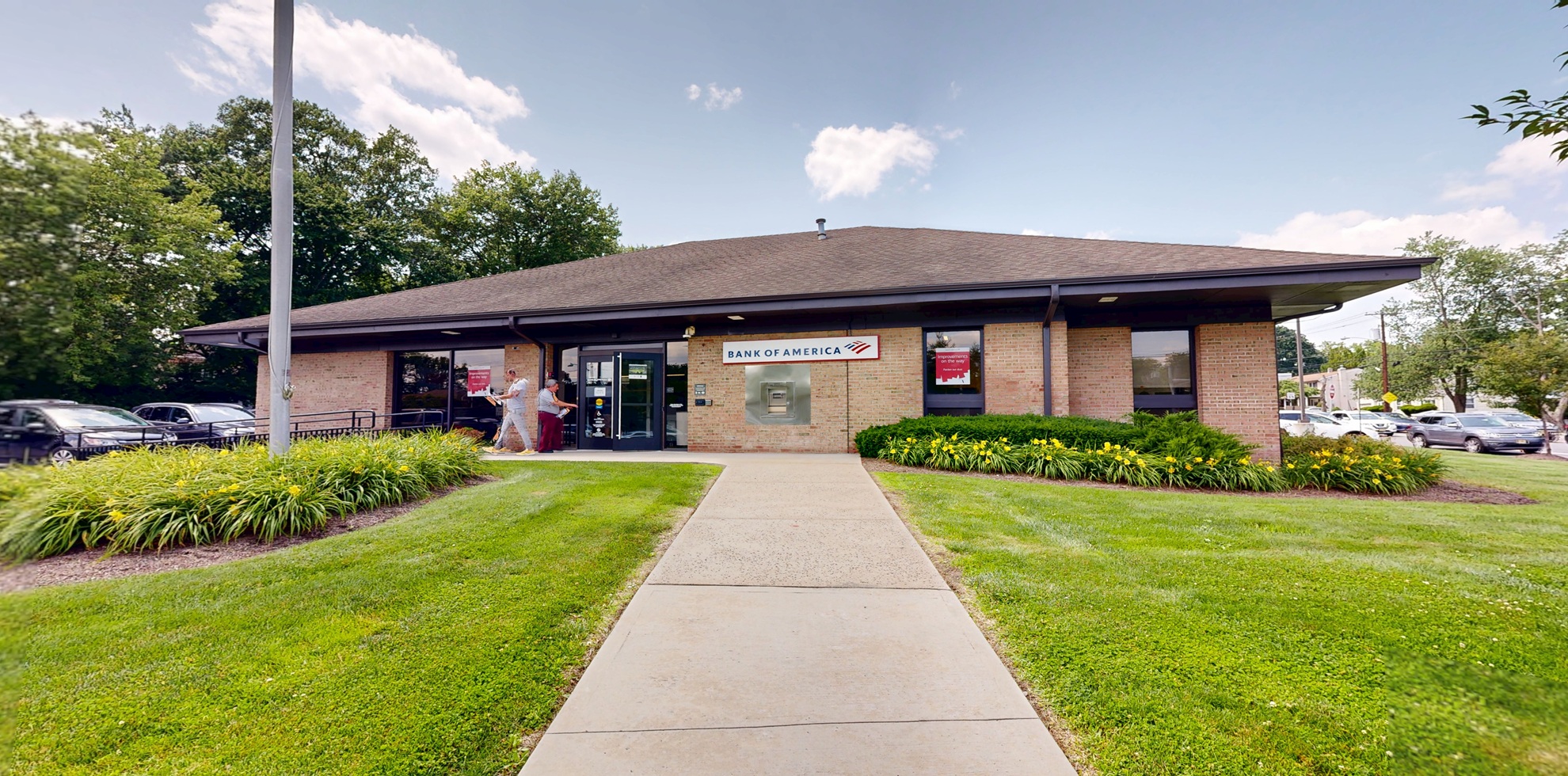 Bank of America financial center with drive-thru ATM | 425 Forest Ave, Paramus, NJ 07652