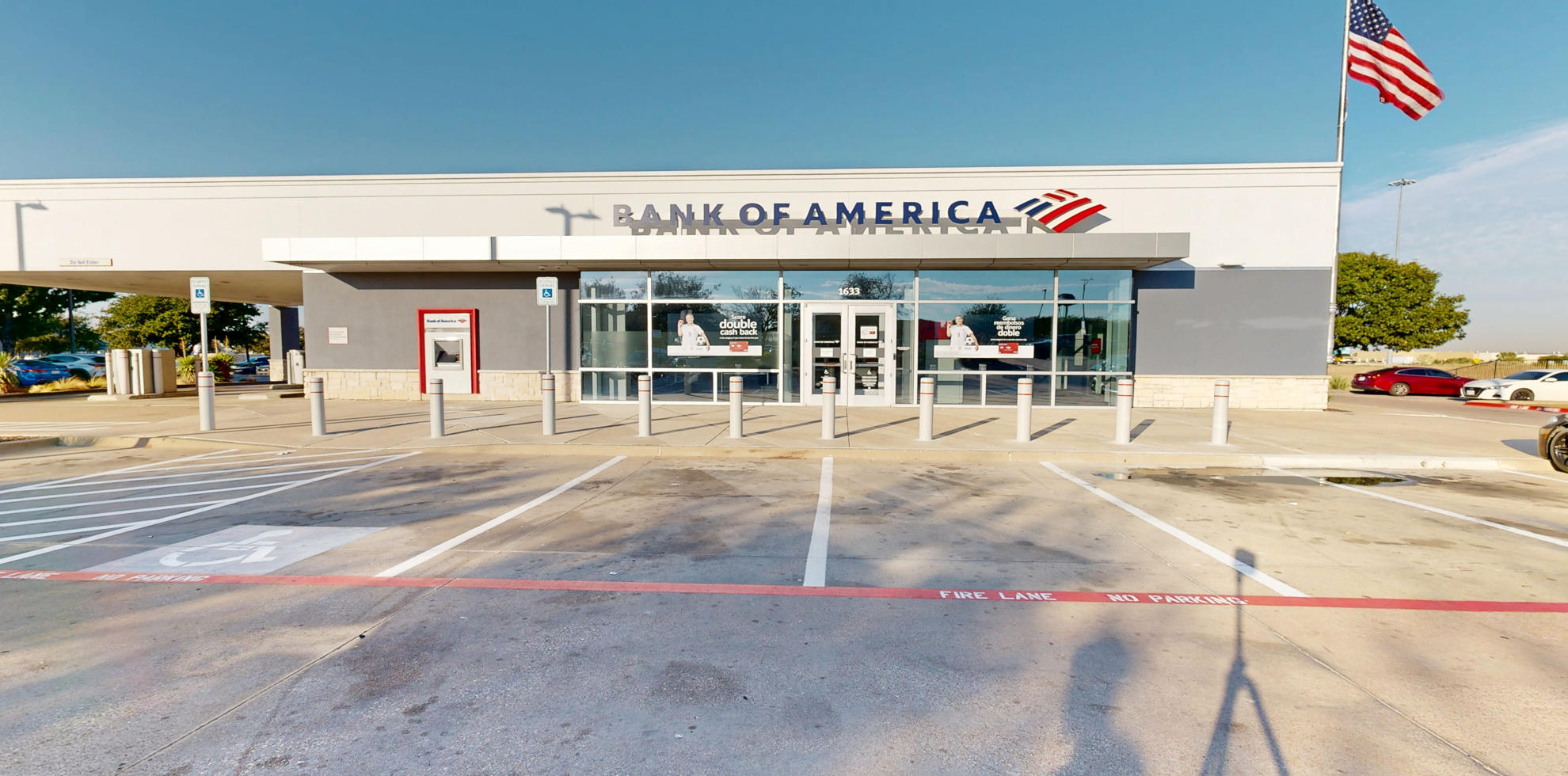Bank of America financial center with drive-thru ATM | 1633 N Cockrell Hill Rd, Dallas, TX 75211