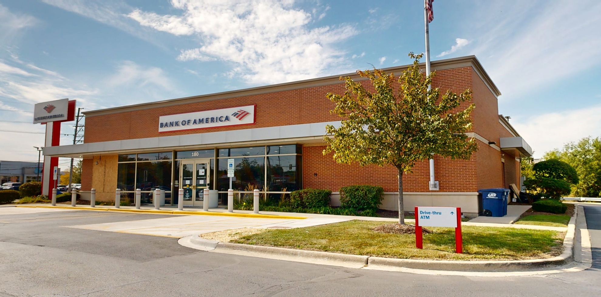 Bank of America financial center with drive-thru ATM | 180 E Roosevelt Rd, Villa Park, IL 60181