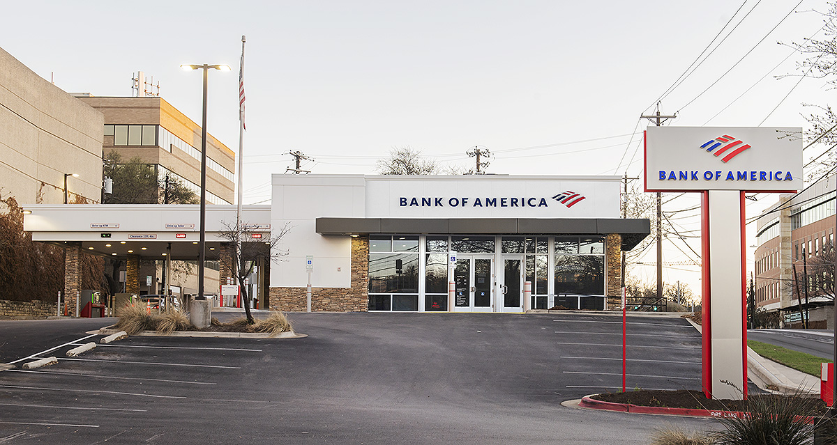 Bank of America financial center with drive-thru ATM and teller | 3520 N Lamar Blvd, Austin, TX 78705