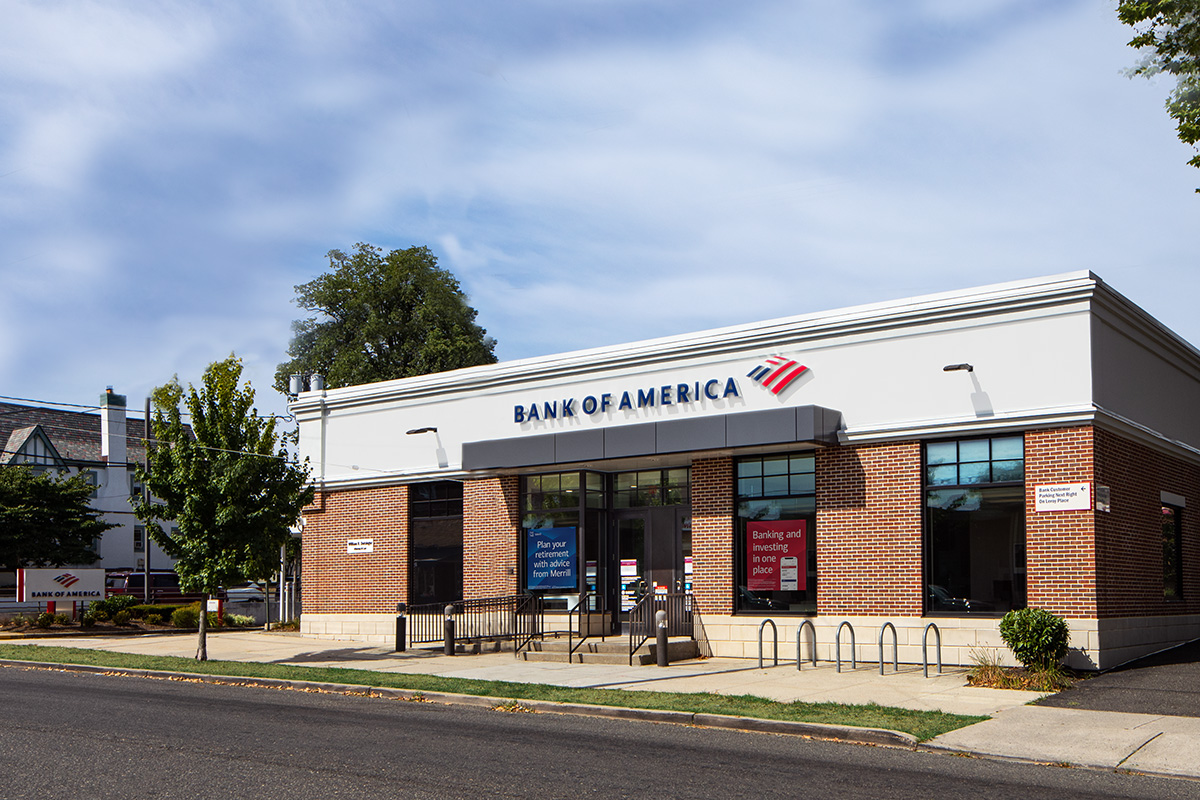 Bank of America financial center with drive-thru ATM | 170 Broad St STE 1000, Red Bank, NJ 07701