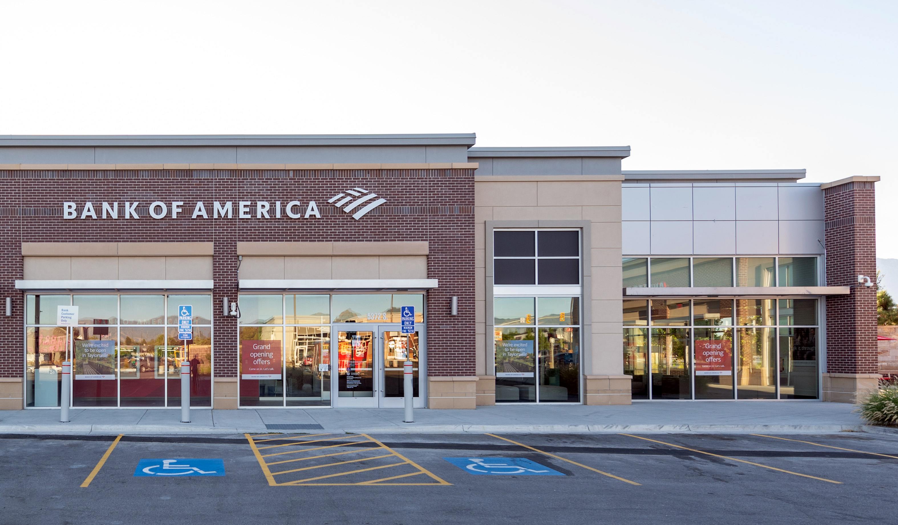 Bank of America financial center with walk-up ATM | 5372 S Redwood Rd, Taylorsville, UT 84123