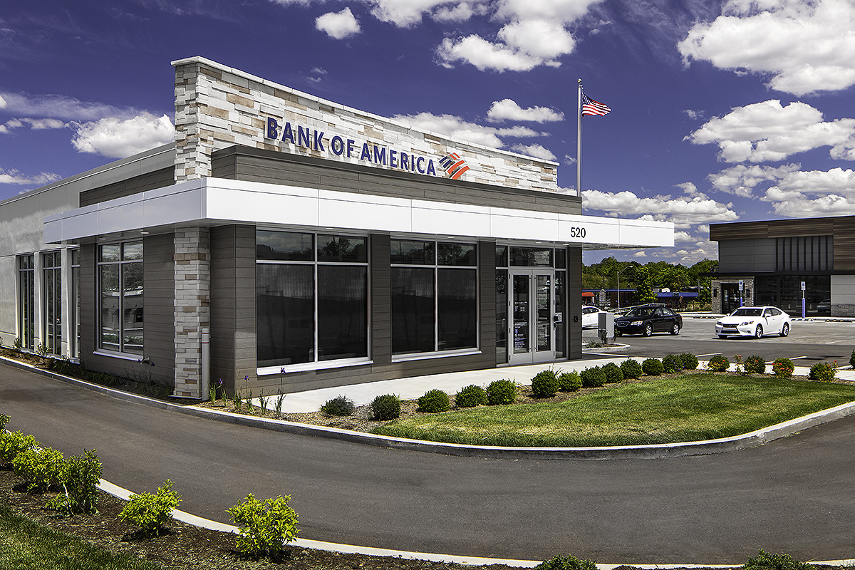 Bank of America financial center with drive-thru ATM | 520 W New Circle Rd, Lexington, KY 40511