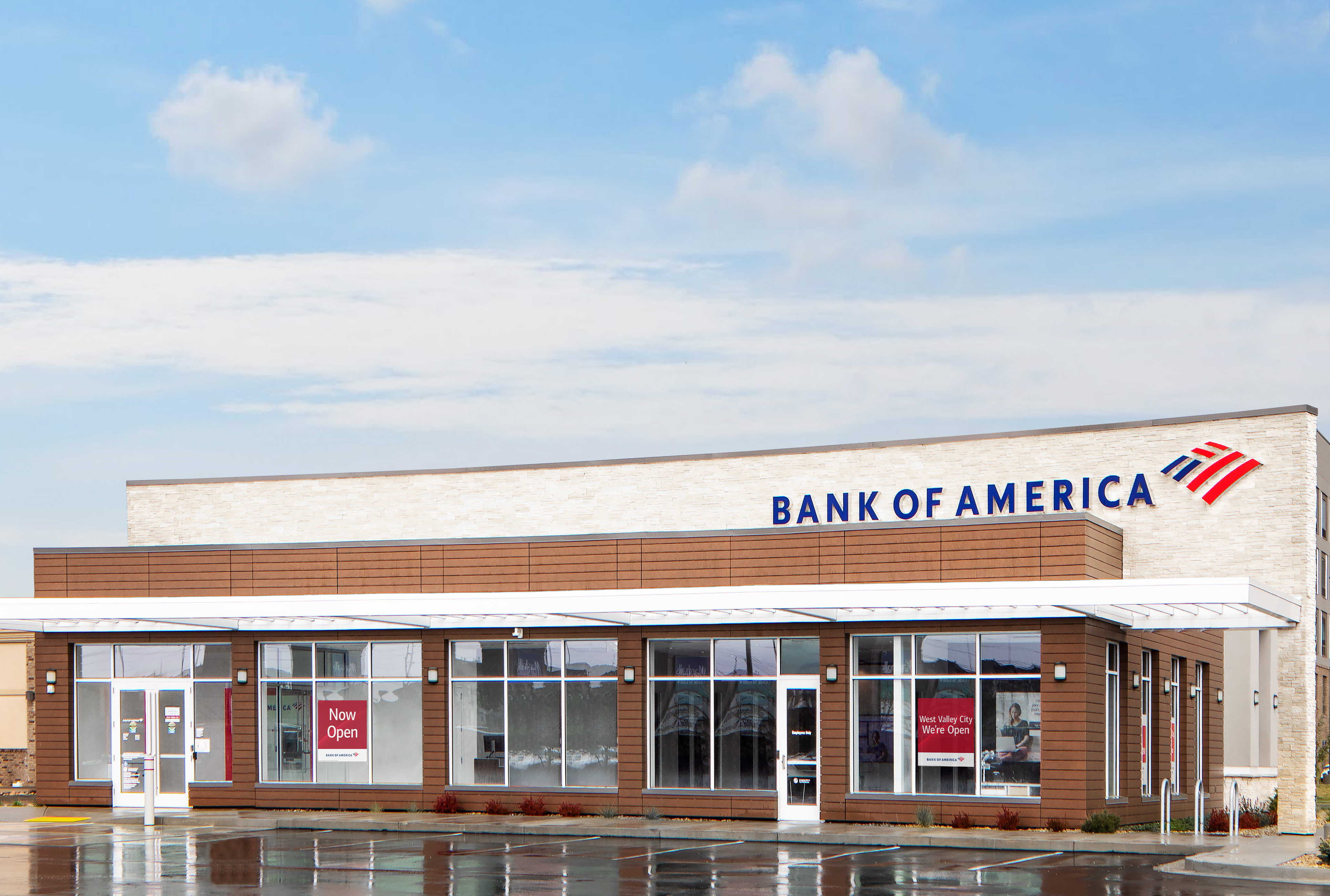 Bank of America financial center with drive-thru ATM | 2662 S High Commons Way, West Valley City, UT 84120