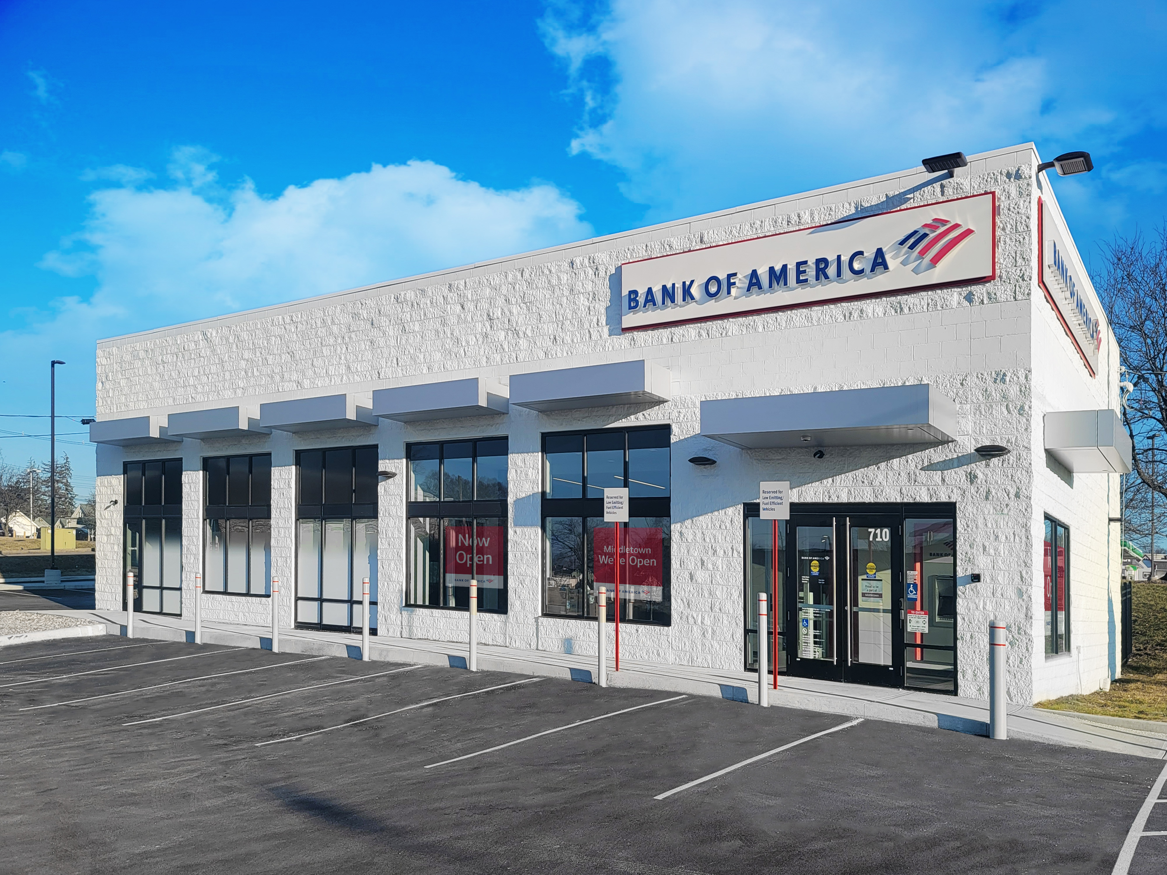 Bank of America financial center with drive-thru ATM | 710 S Breiel Blvd, Middletown, OH 45044