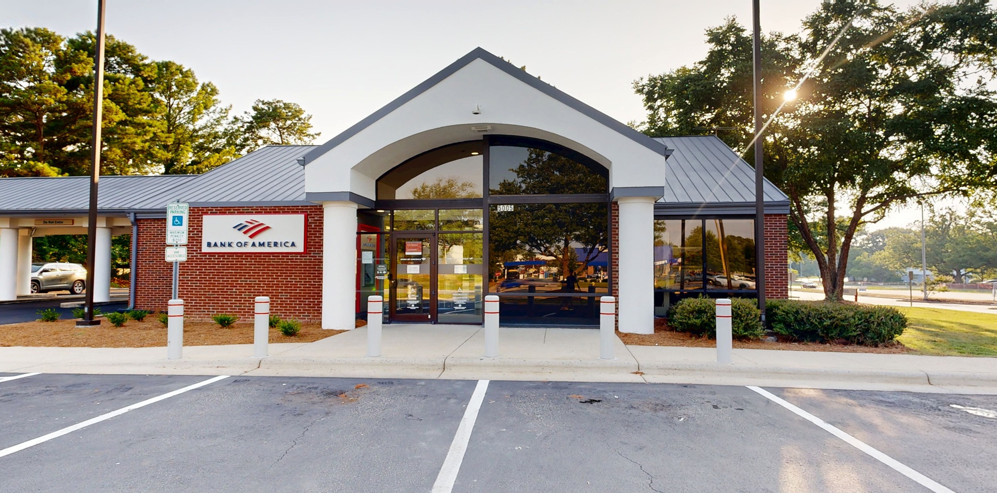 Bank of America financial center with drive-thru ATM and teller | 5005 Capital Blvd, Raleigh, NC 27616
