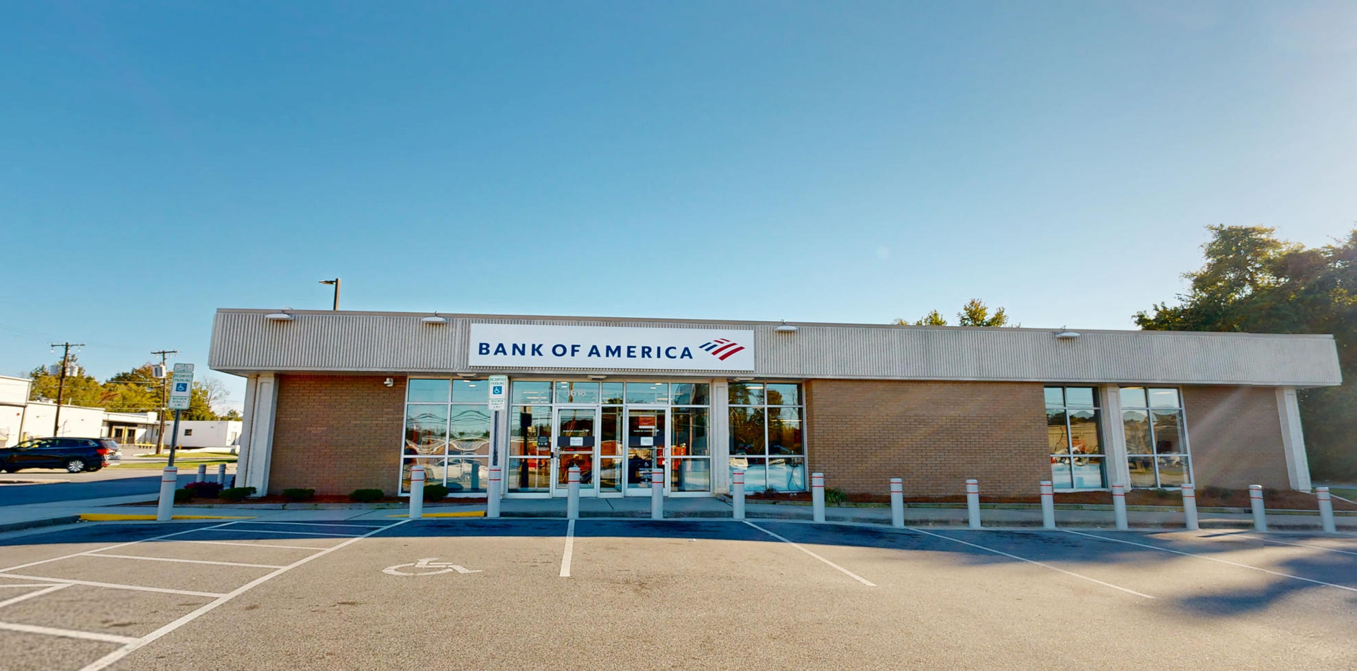 Bank of America financial center with drive-thru ATM and teller | 1616 E Bessemer Ave, Greensboro, NC 27405