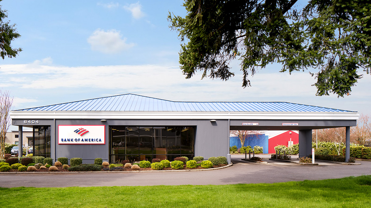 Bank of America financial center with drive-thru ATM | 6404 NE 117th Ave, Vancouver, WA 98662