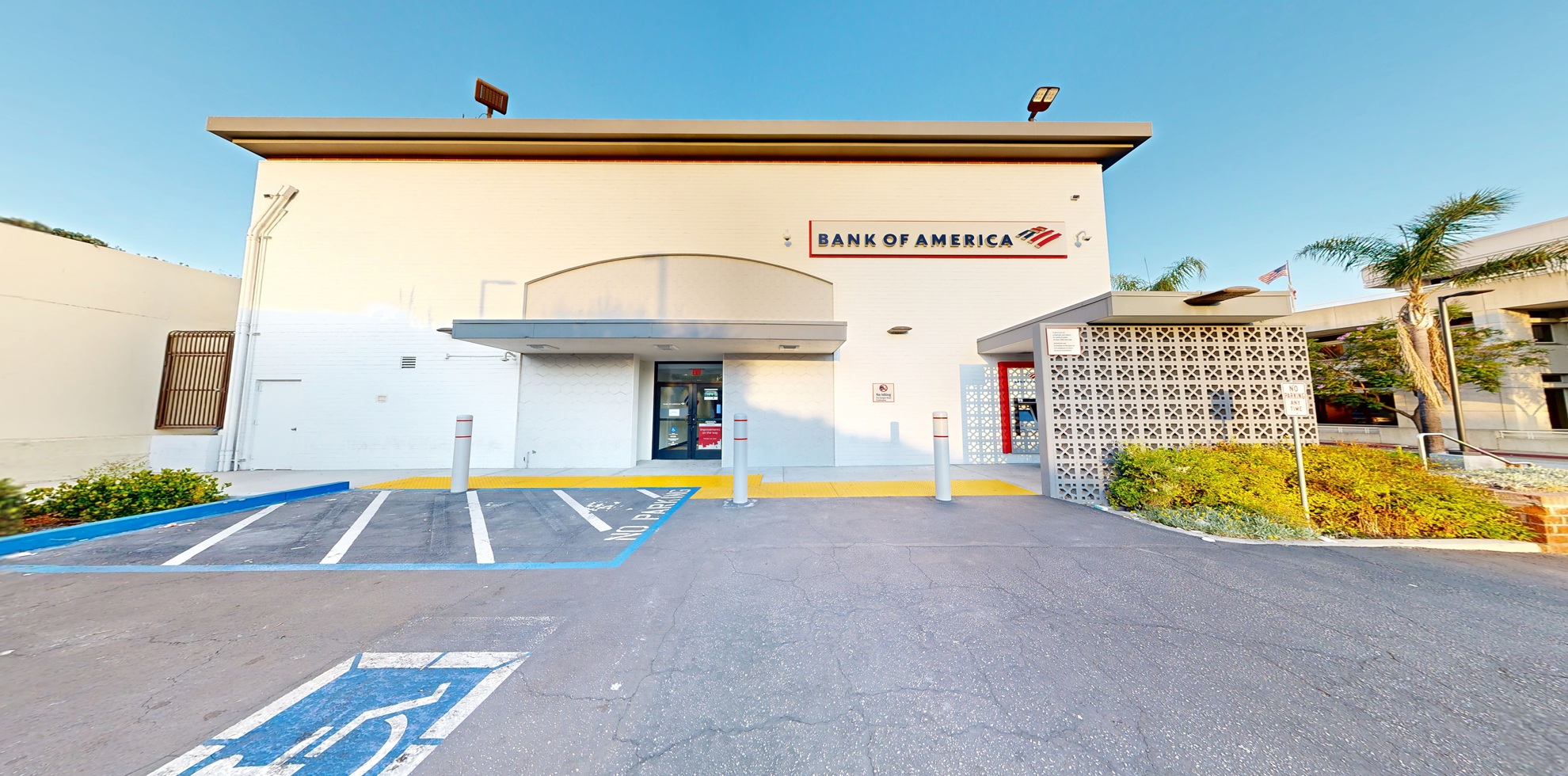 Bank of America financial center with walk-up ATM | 203 N Glendale Ave, Glendale, CA 91206